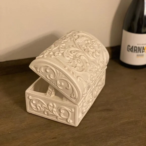 Large white ceramic box